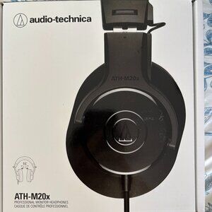 Audio-Technica ATH-M20x Studio Monitor Headphones NIB Over-Ear Wired Gaming W